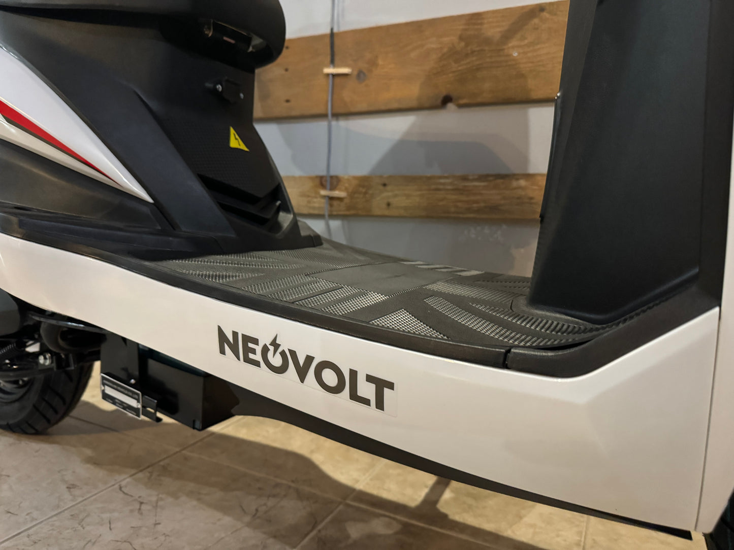 Scooter Elétrica NeoVolt Pulse white